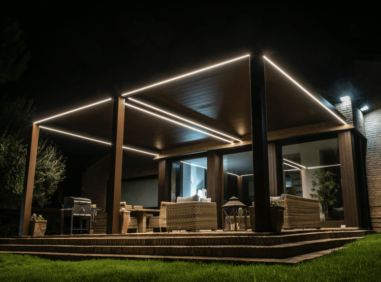 bioclimatica con luci led perimetrali