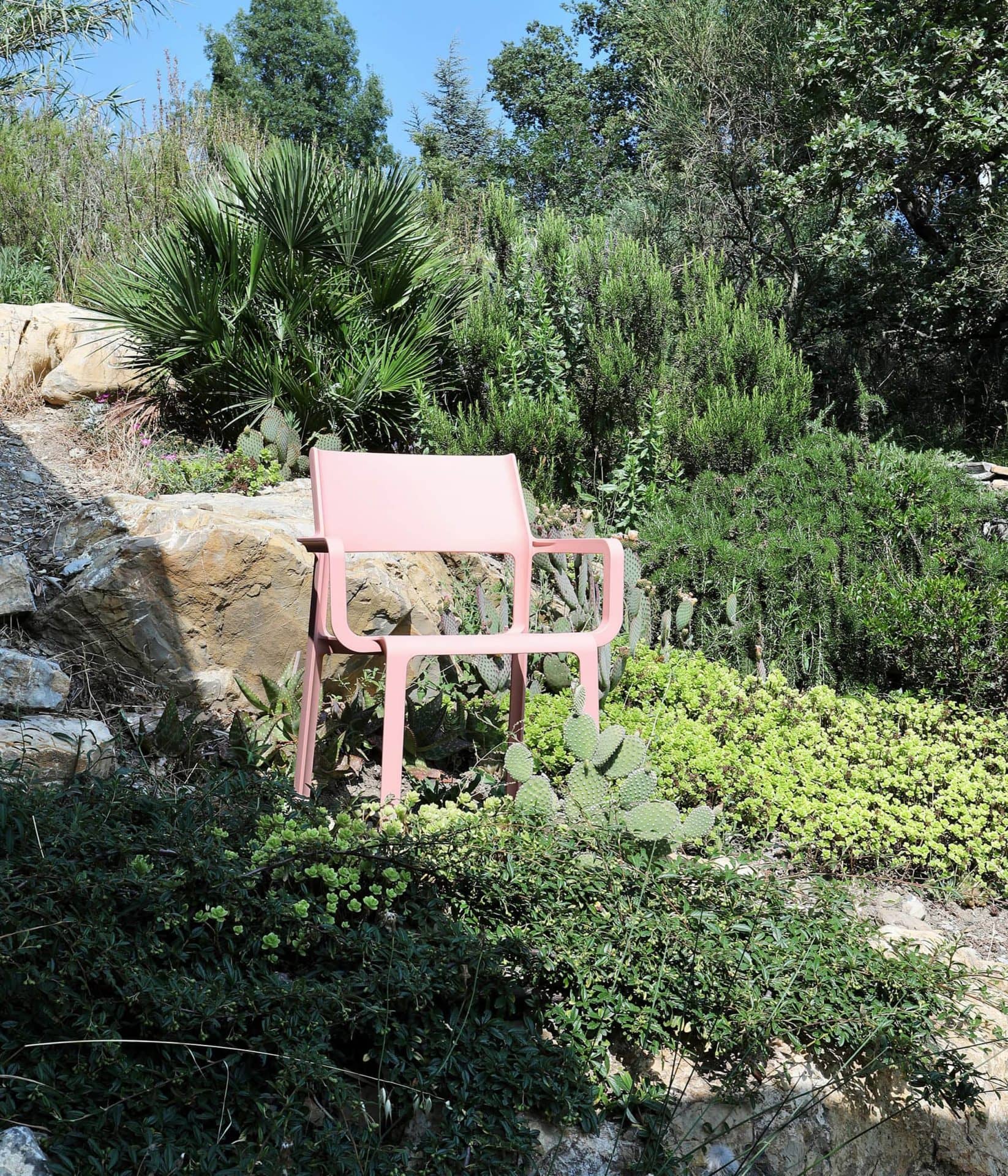 Sedia Trill by Nardi – Design scultoreo in resina fiberglass