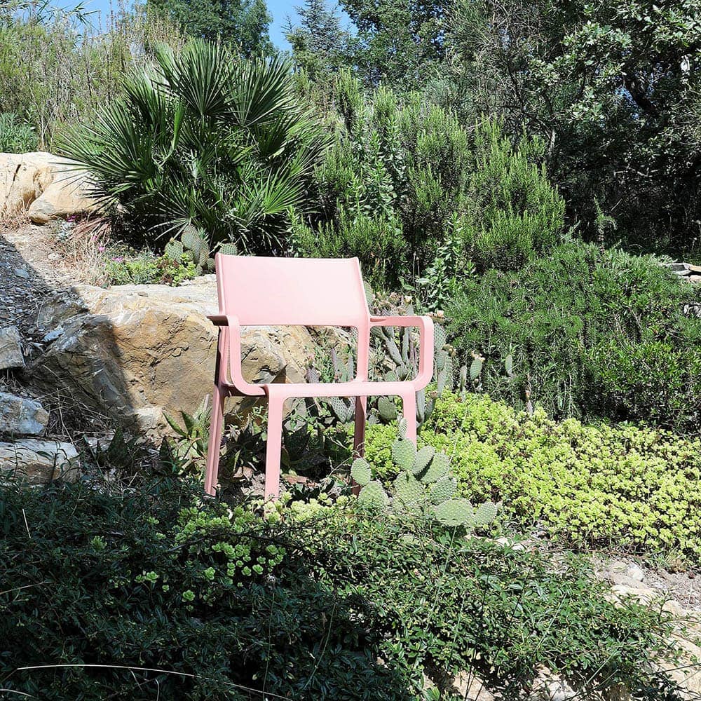 Sedia Trill by Nardi – Design scultoreo in resina fiberglass