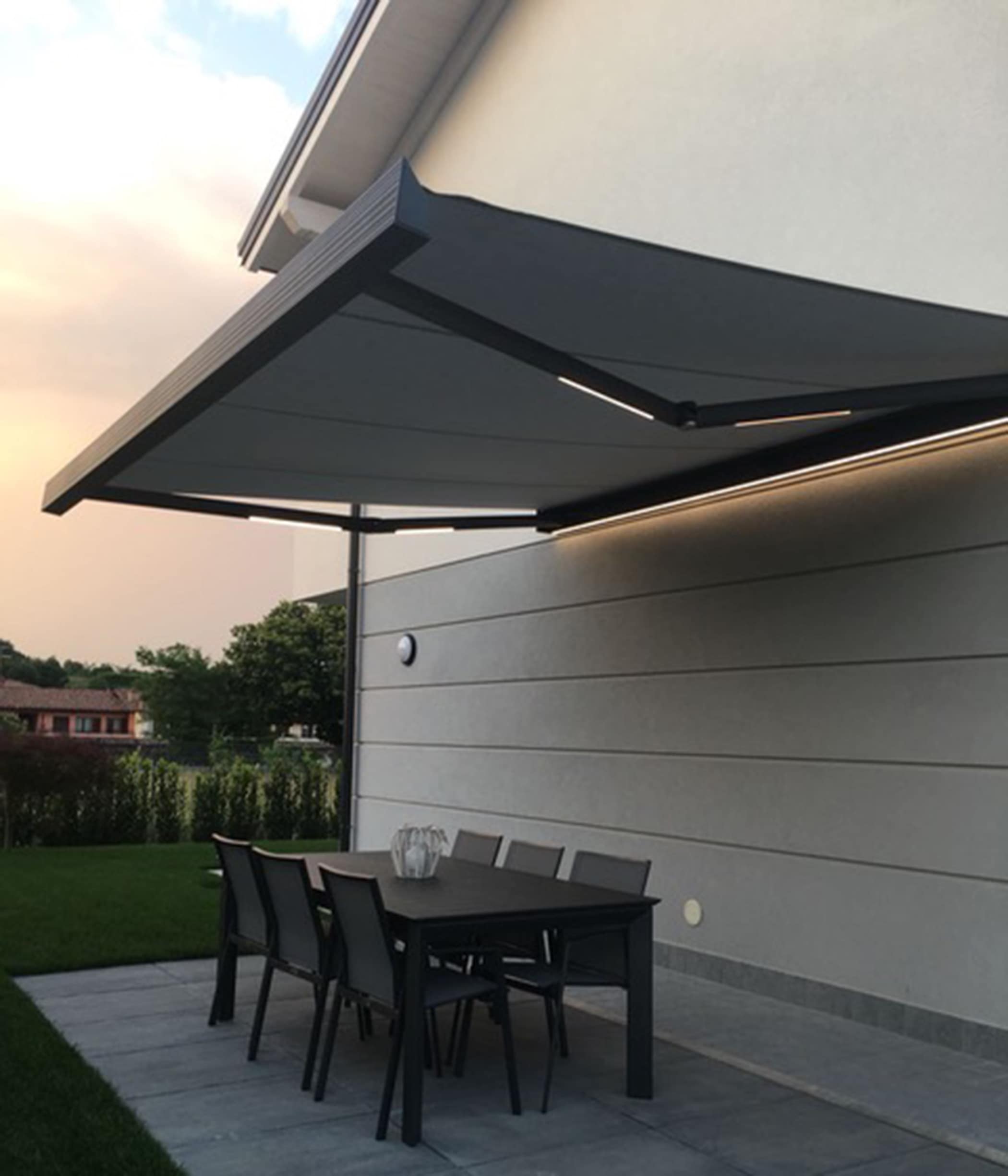 Tenda a cassonetto quadrata