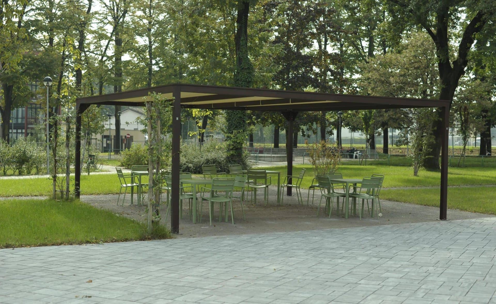 Gazebo in ferro piatto