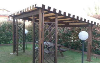 pergola con copertura in pvc