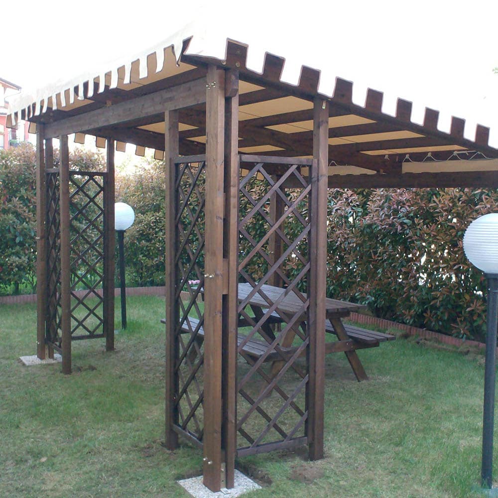 Pergolato con copertura in pvc