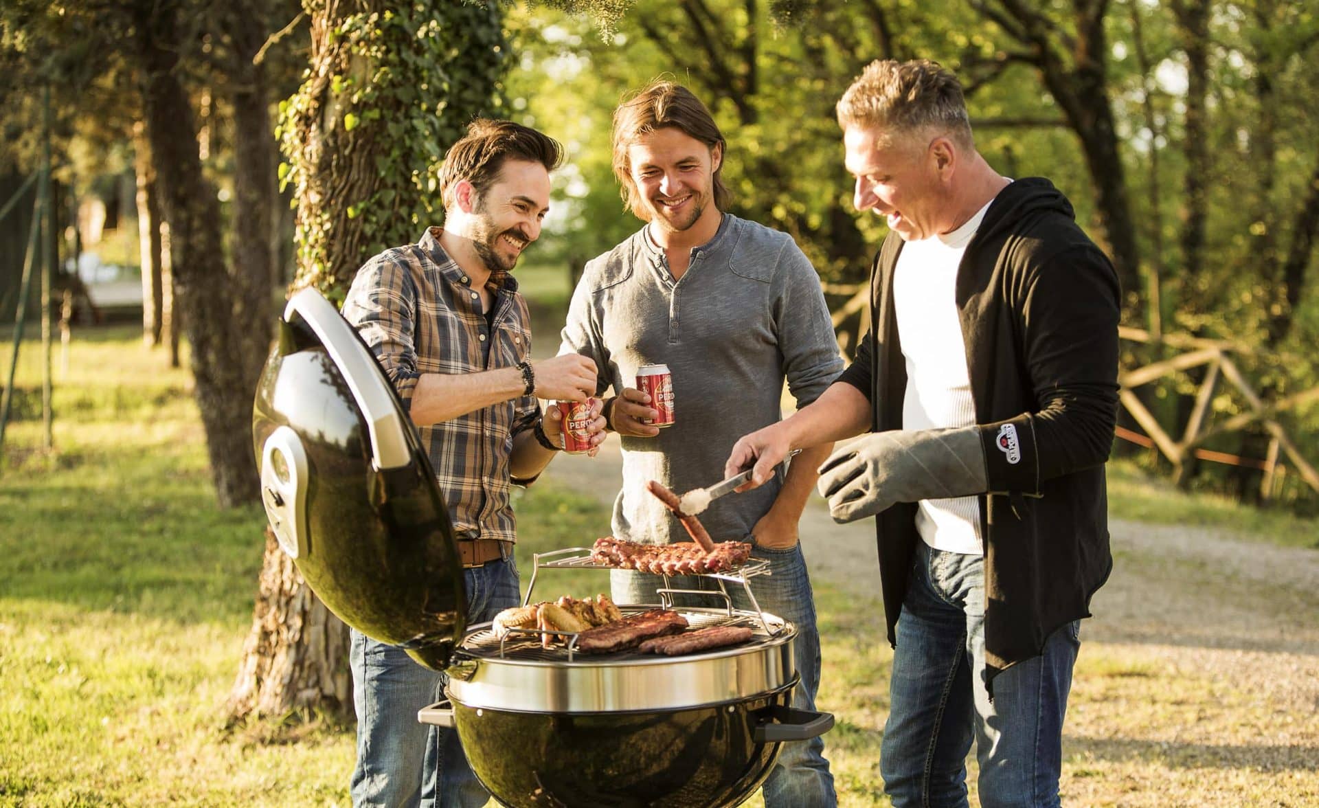 Barbecue a carbonella kettle