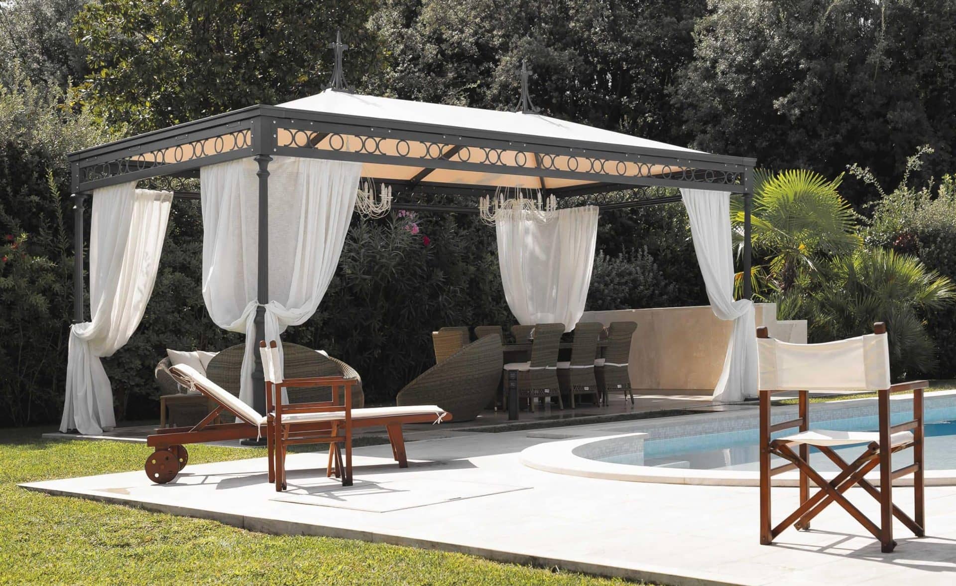 Gazebo di grandi dimensioni