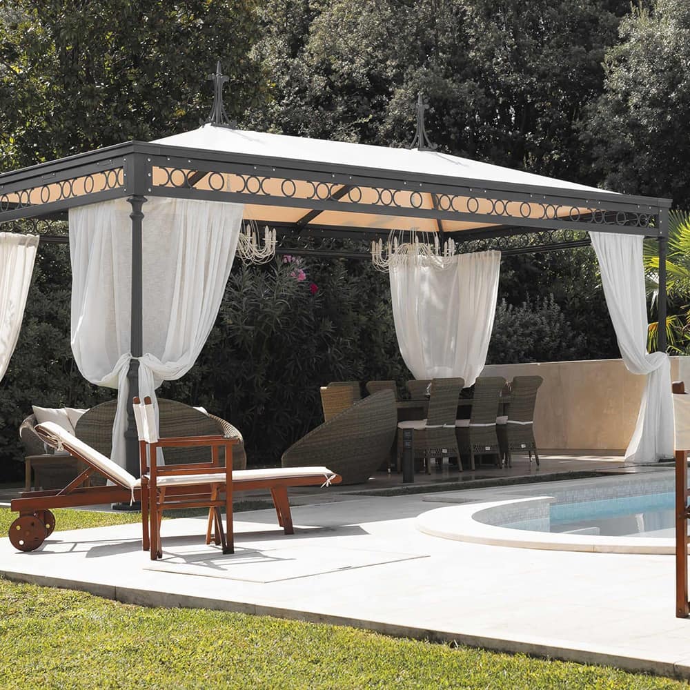 Gazebo in ferro di grandi dimensioni