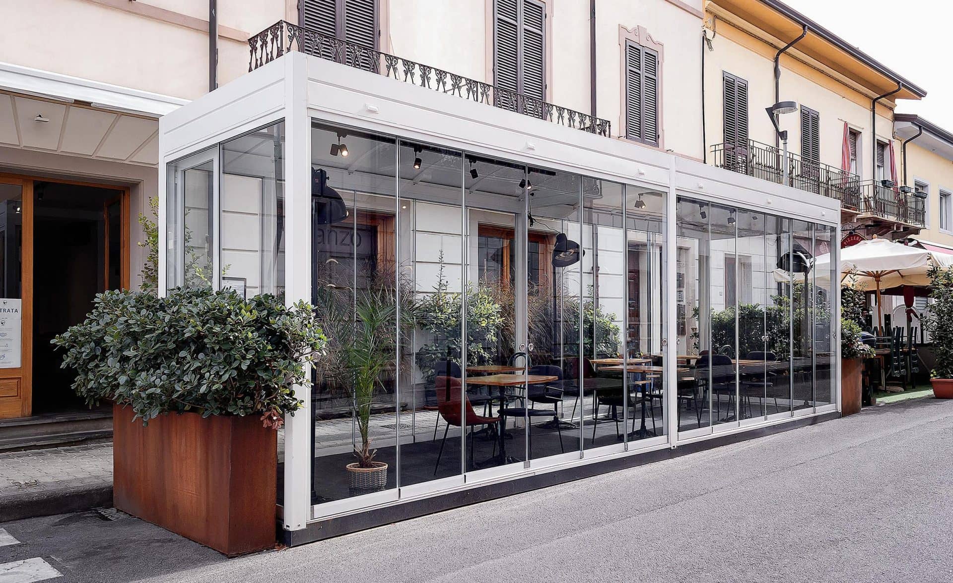 Gazebo piatto con vetri laterali