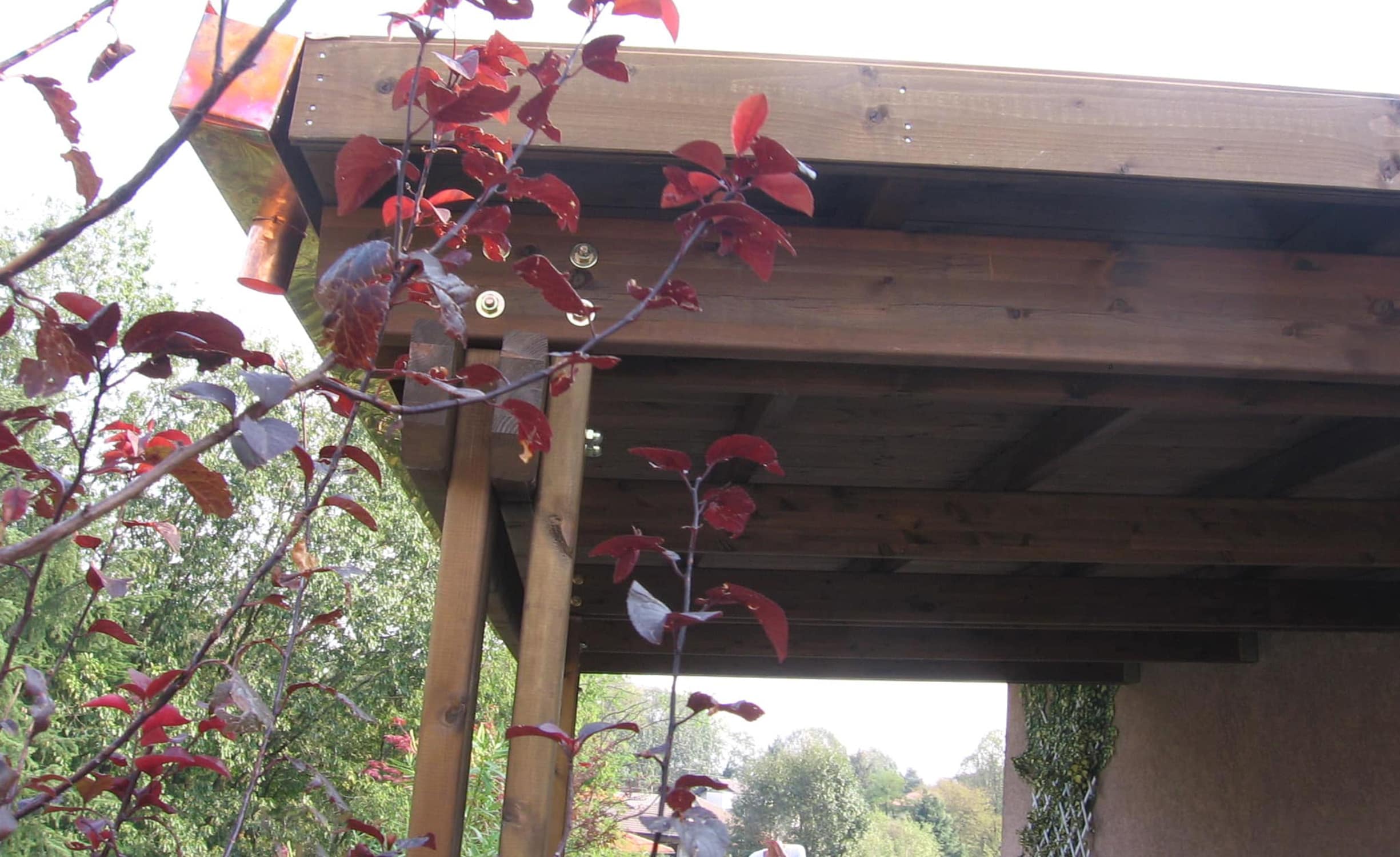 Pergola a parete con copertura fissa