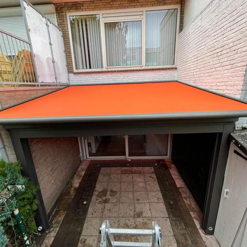 Veranda con tenda da sole