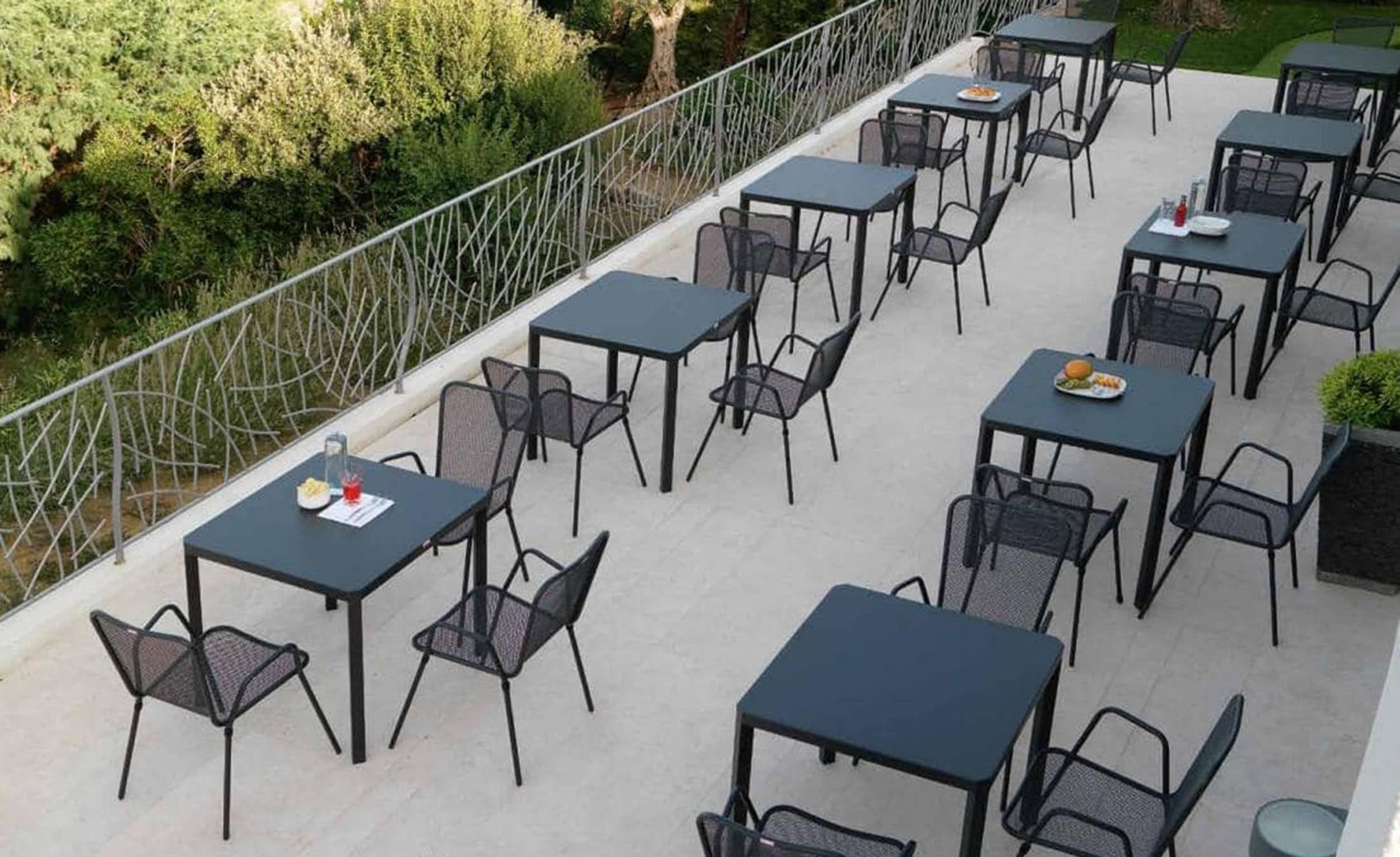 Arredo contract da esterno