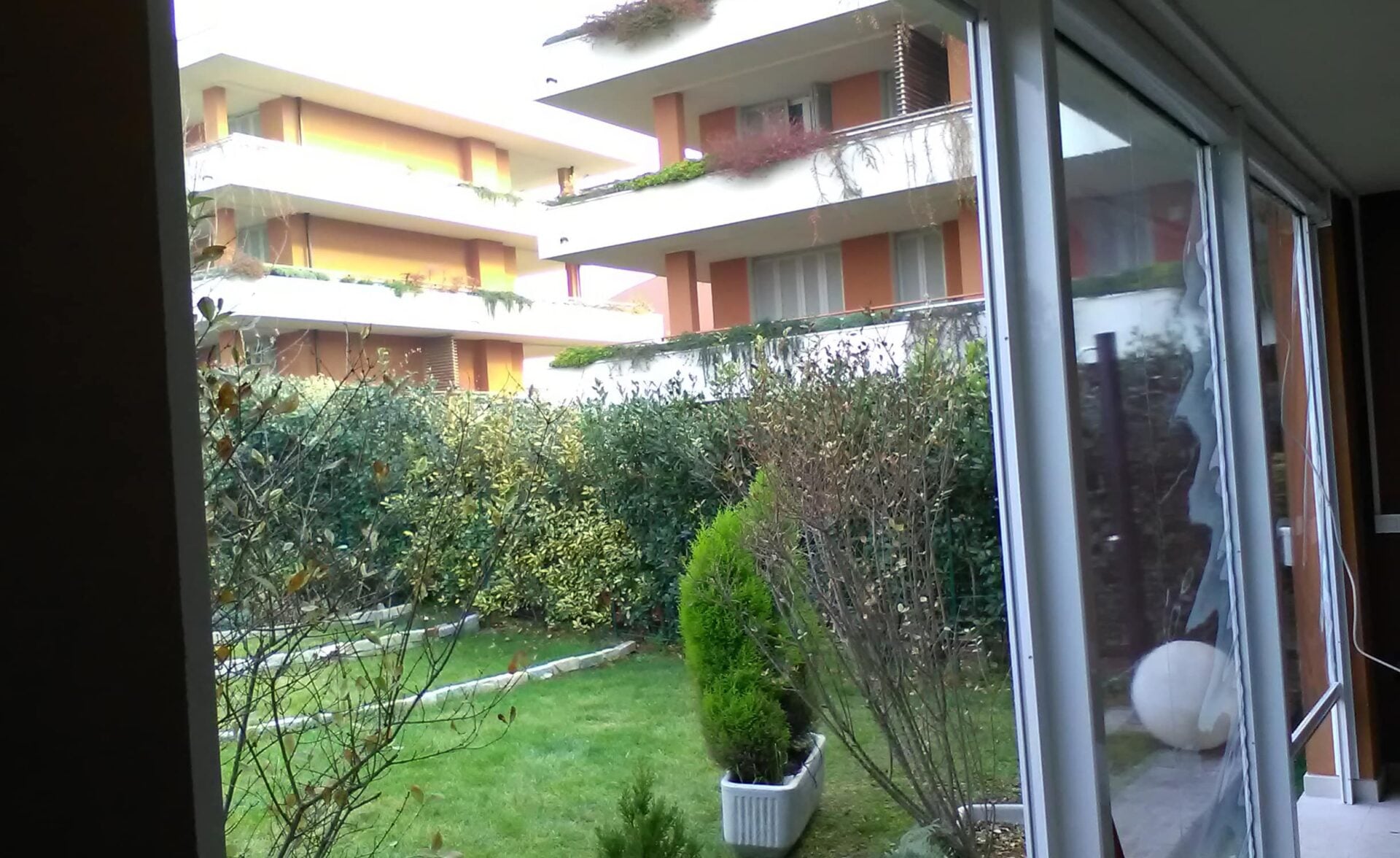Chiusura del porticato