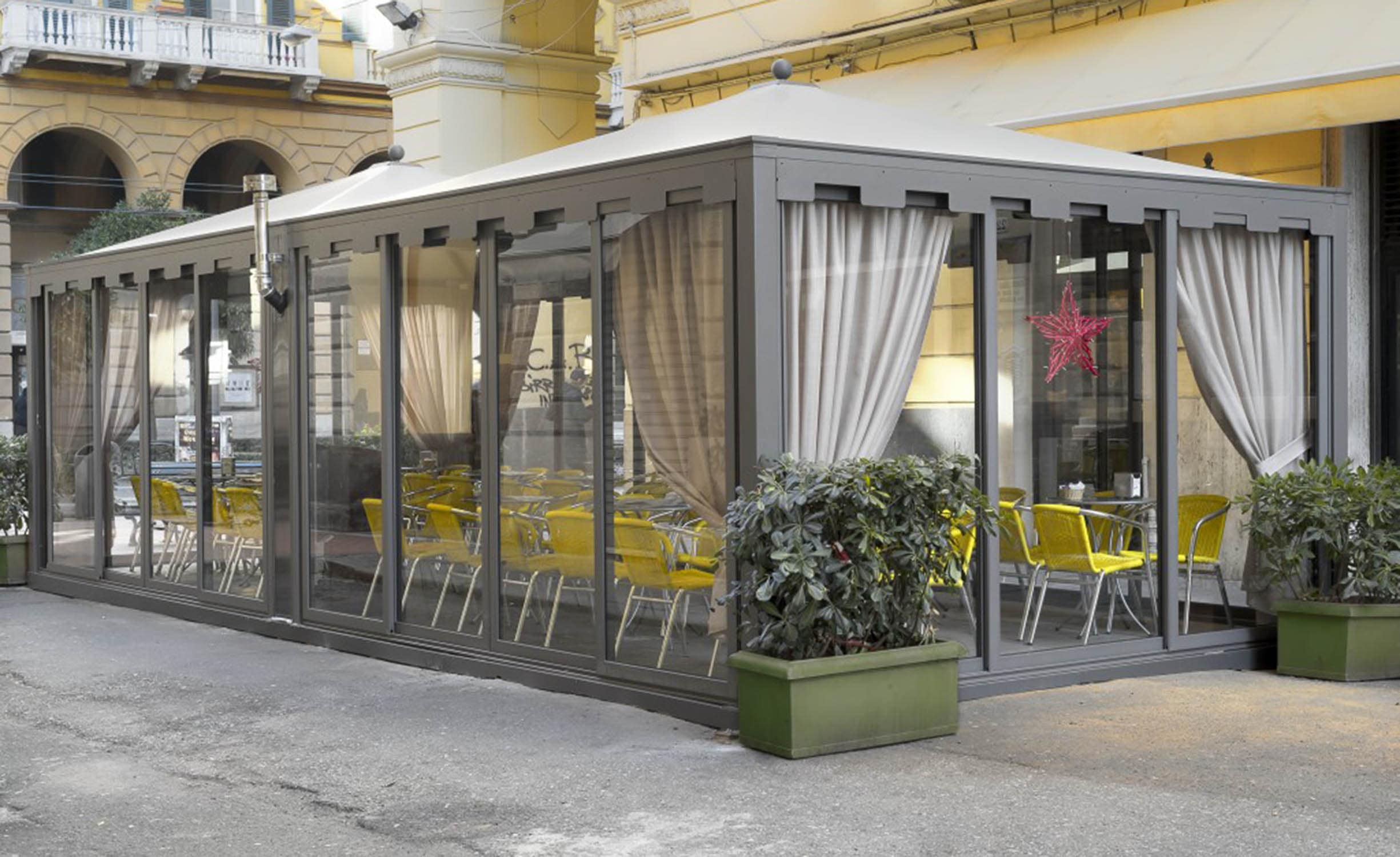 Gazebo con vetrate