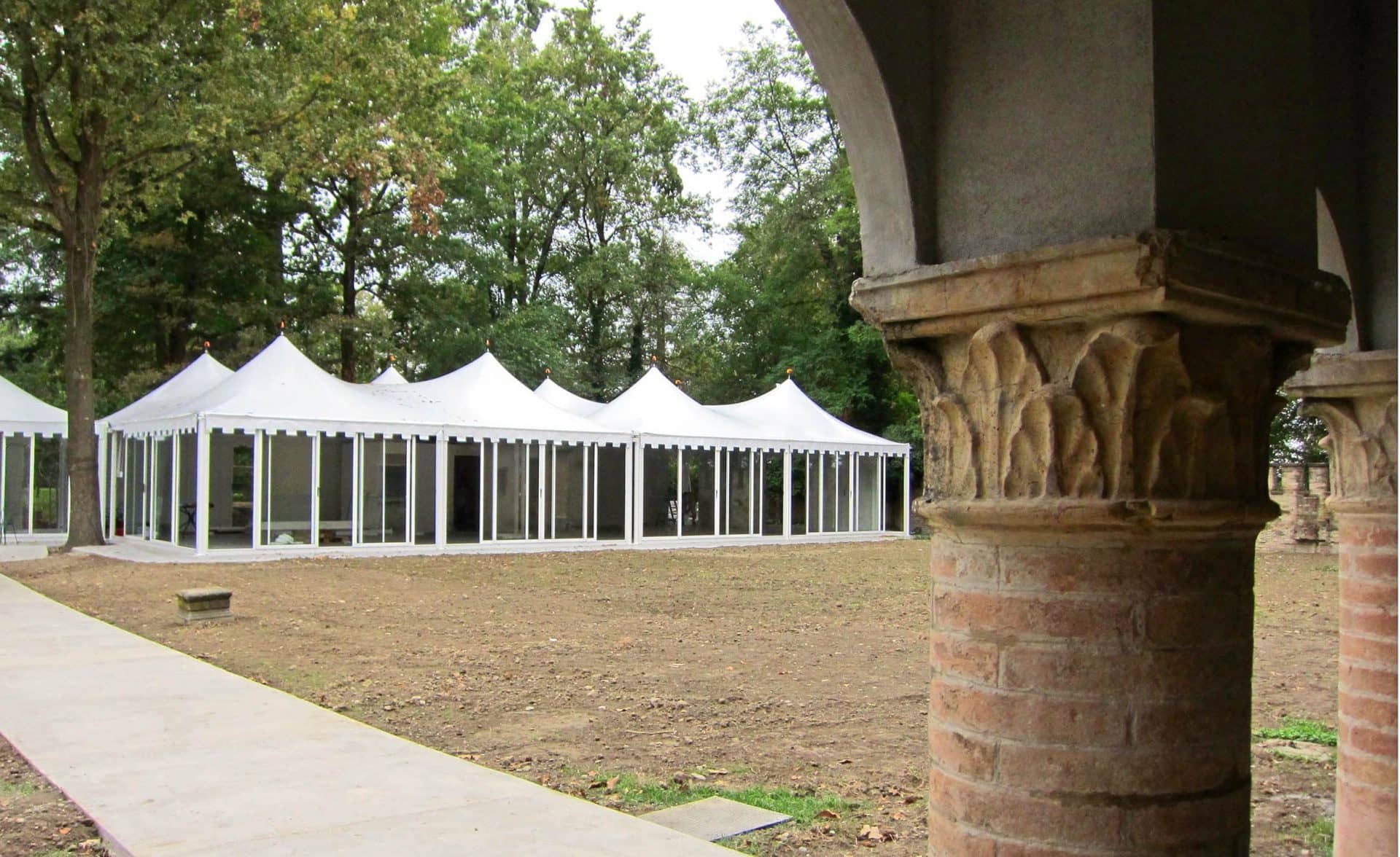 Gazebo con vetrate