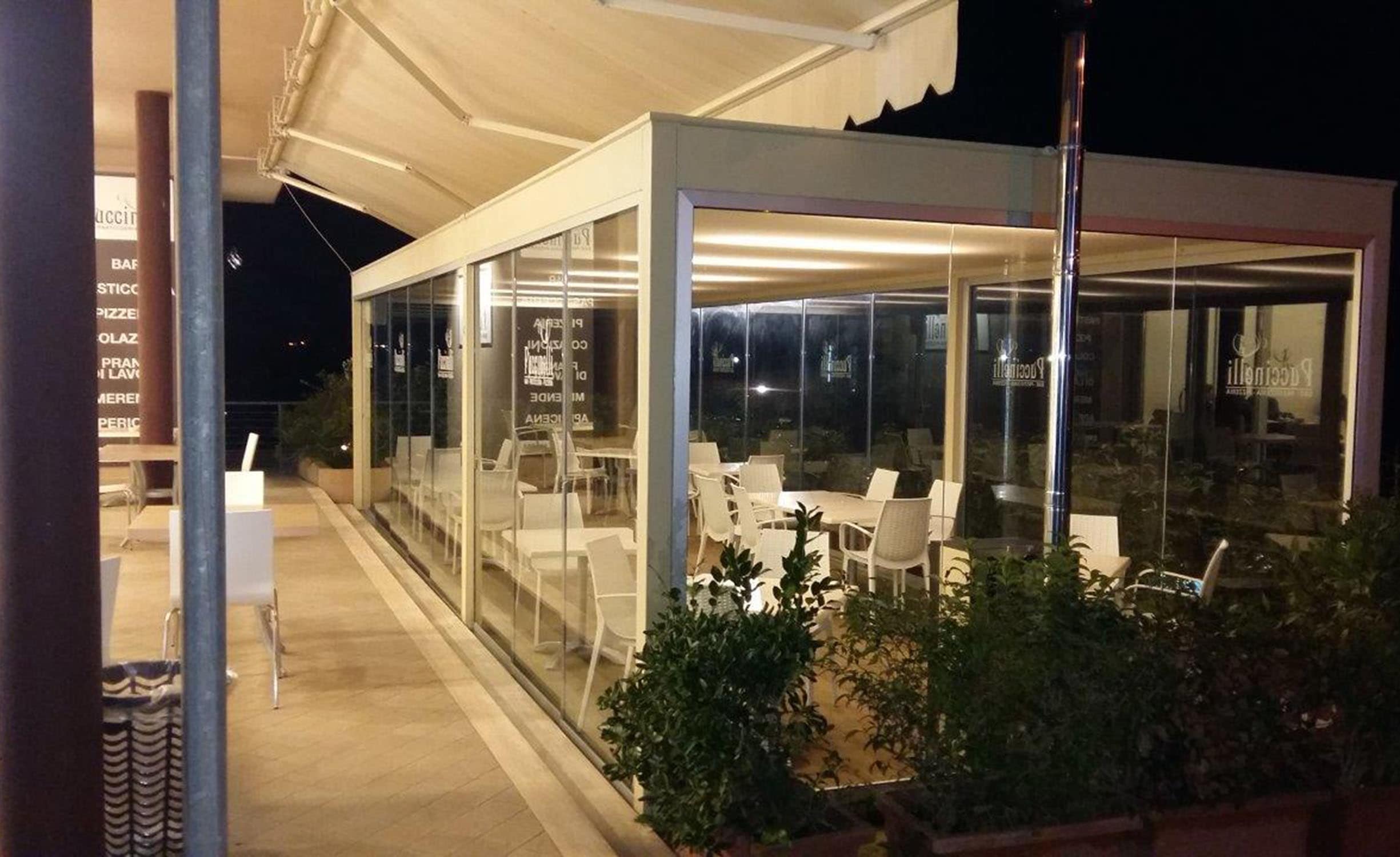 Gazebo in ferro con tetto piatto