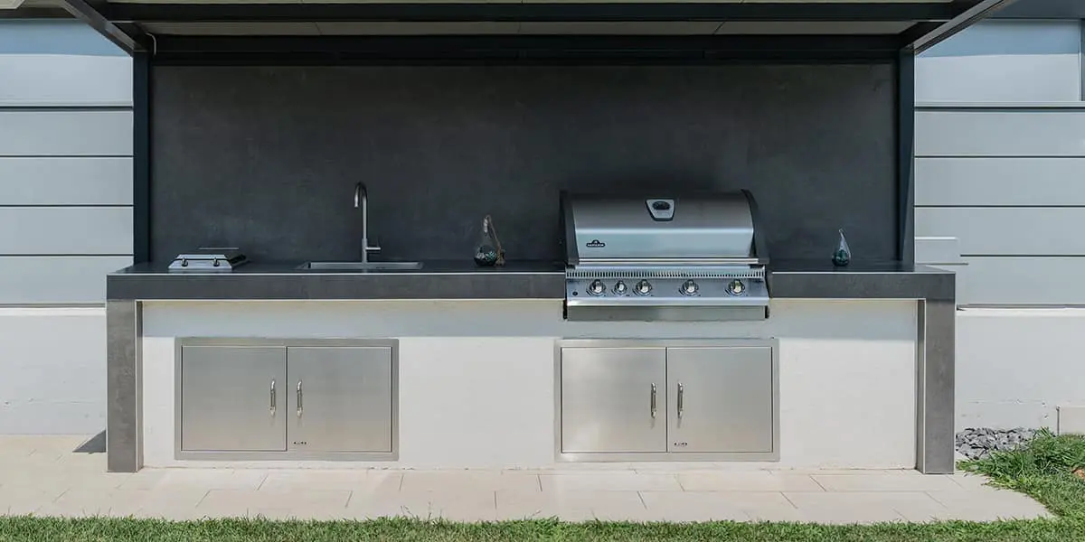 la tartaruga barbecue su misura post Cucina da esterno in muratura o acciaio inox? La guida completa per la scelta perfetta