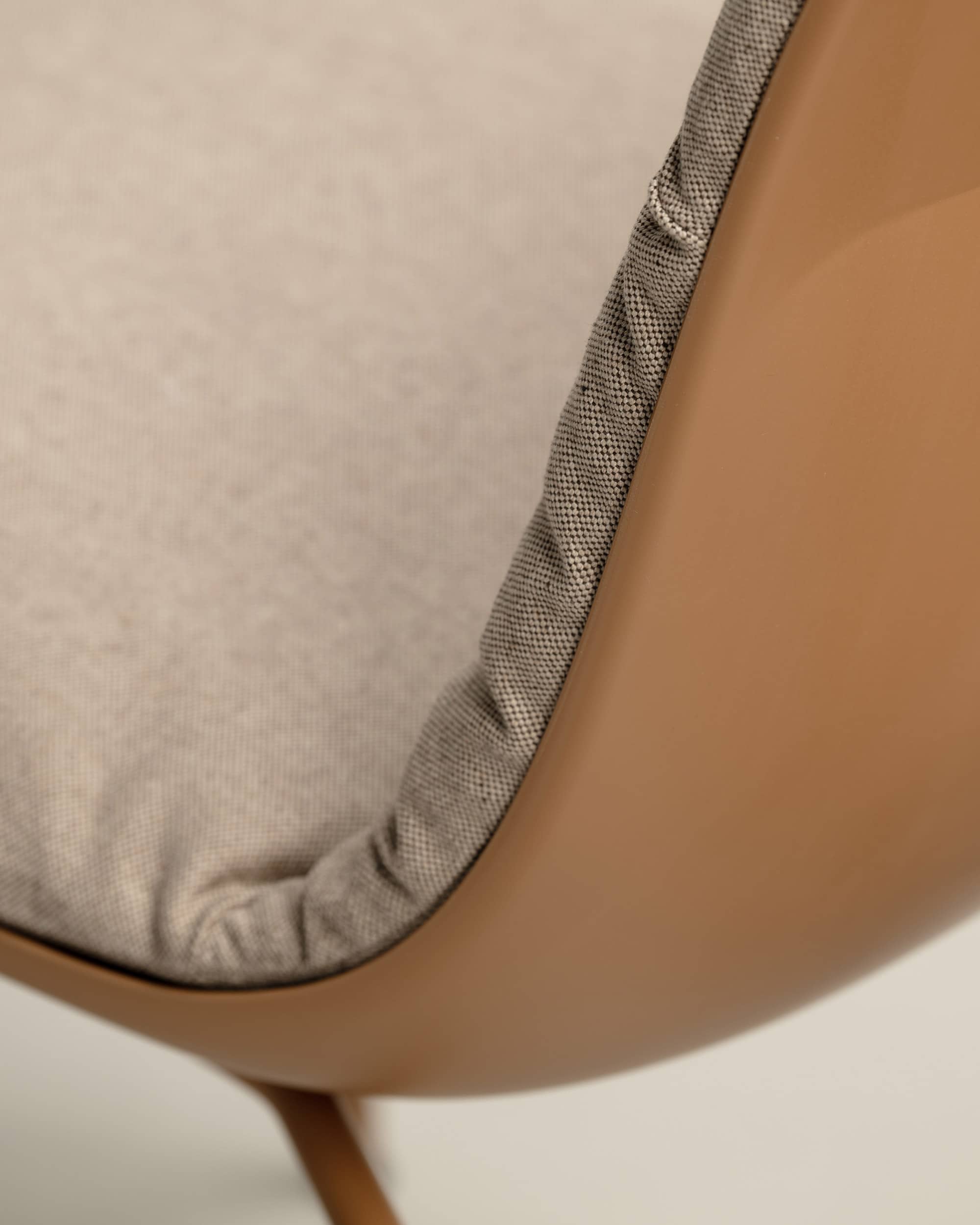 Sedia in materiale riciclato Kristalia Elephantino
